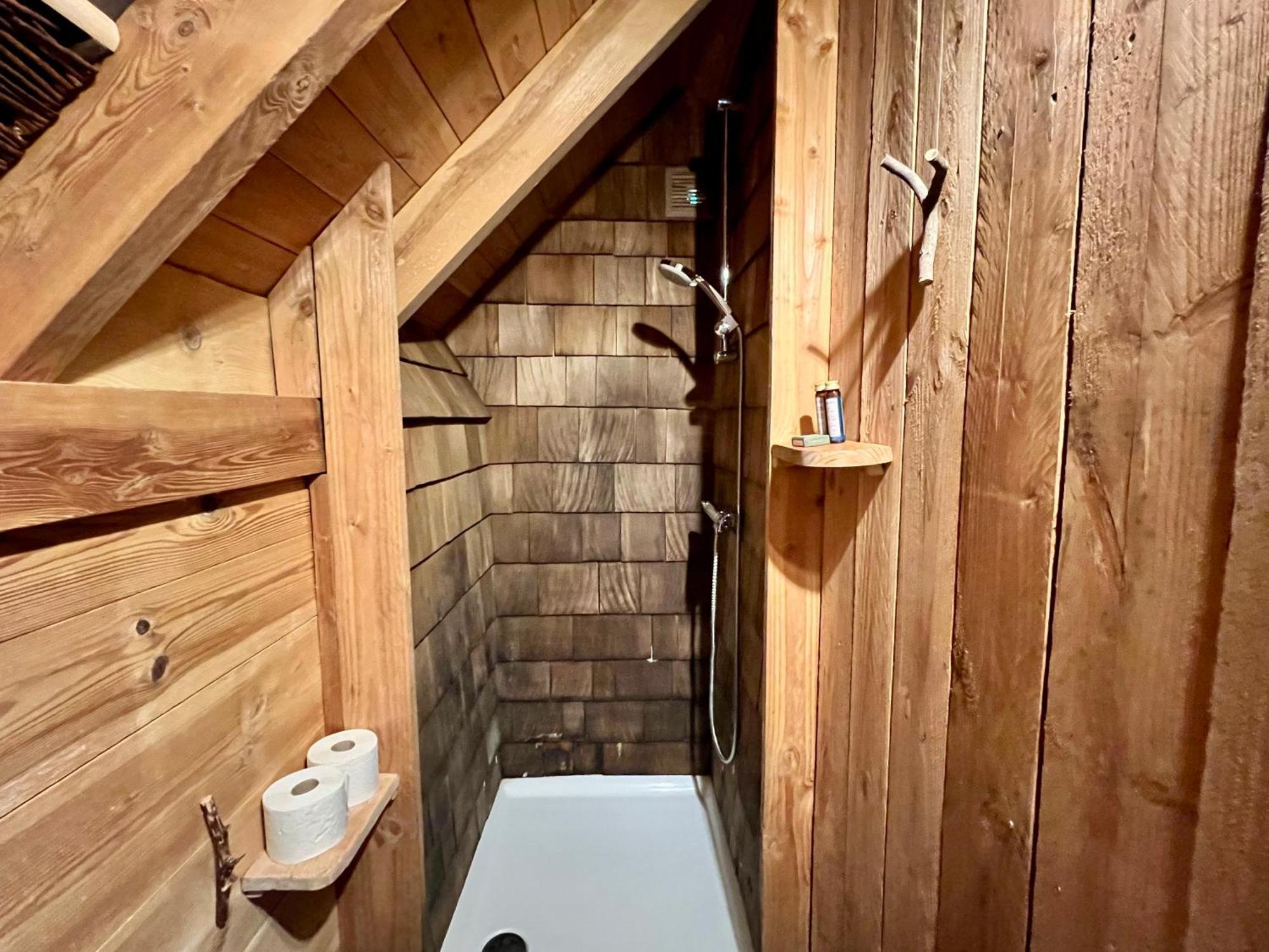 Les Cabanes De Rensiwez Mabompre Екстериор снимка