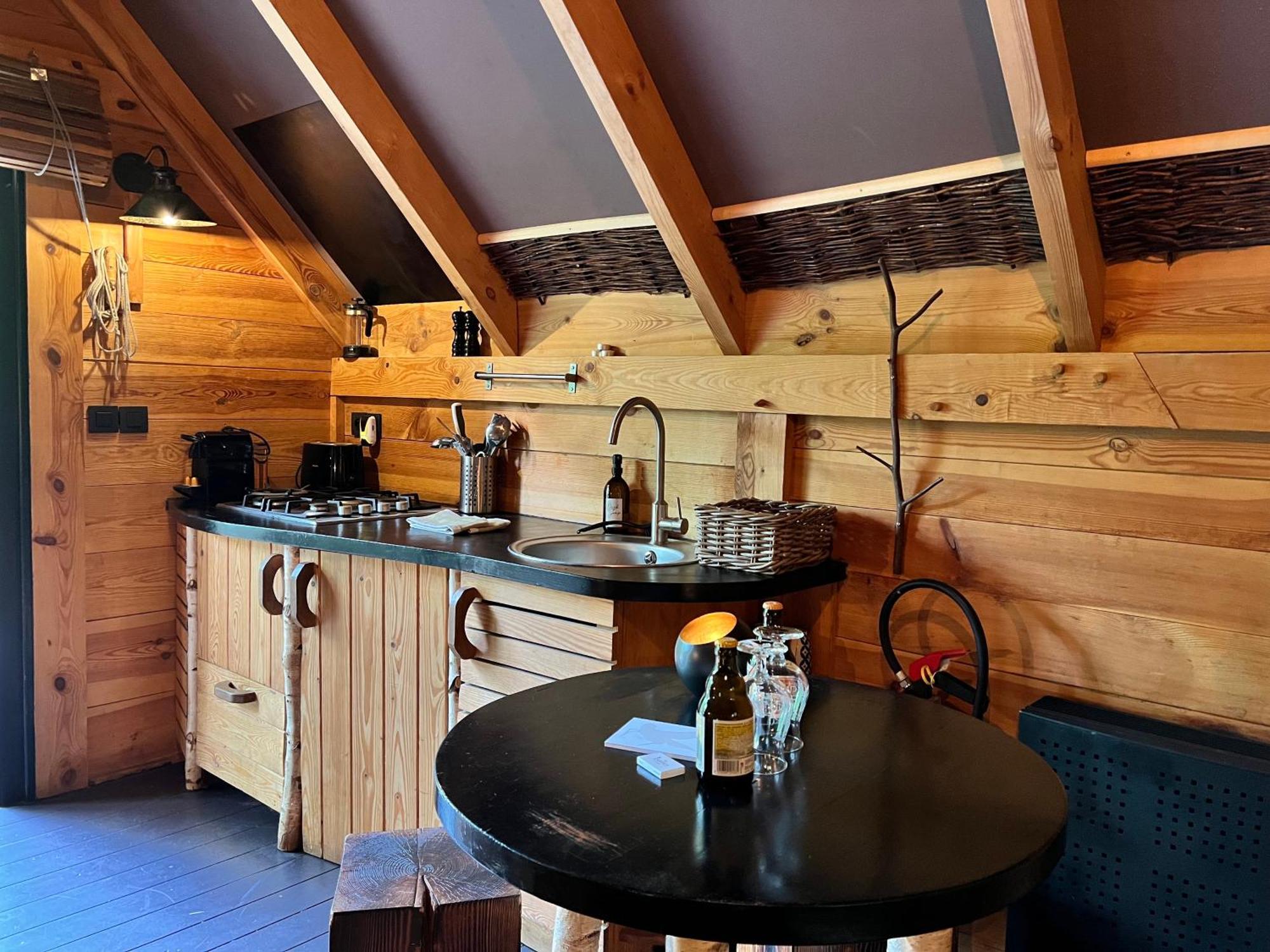 Les Cabanes De Rensiwez Mabompre Екстериор снимка