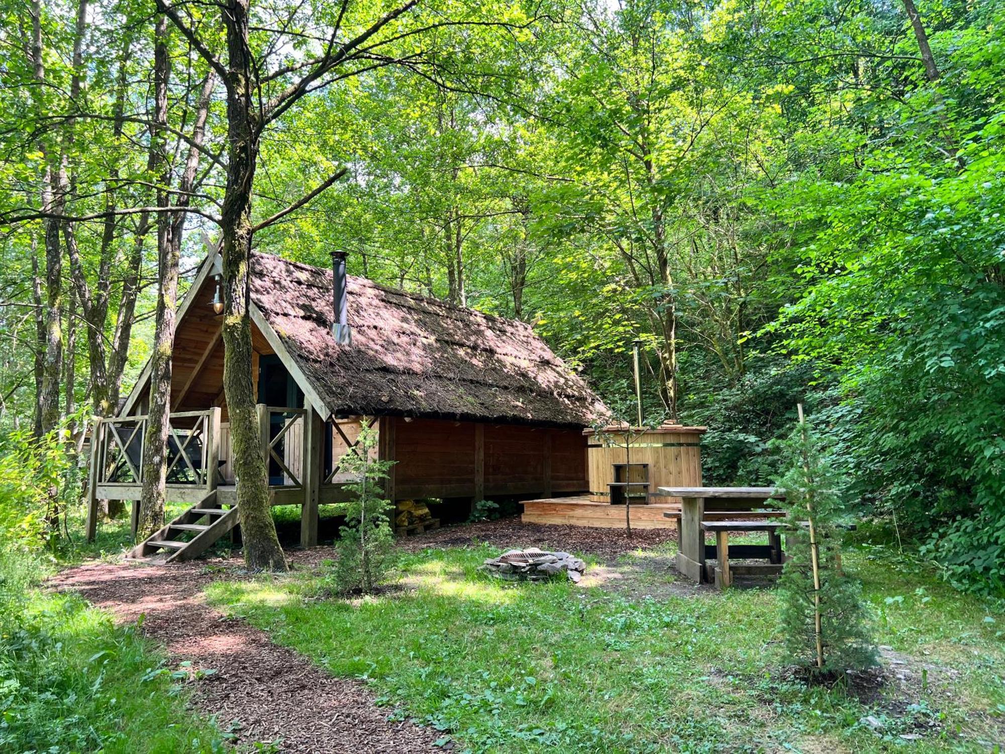 Les Cabanes De Rensiwez Mabompre Екстериор снимка