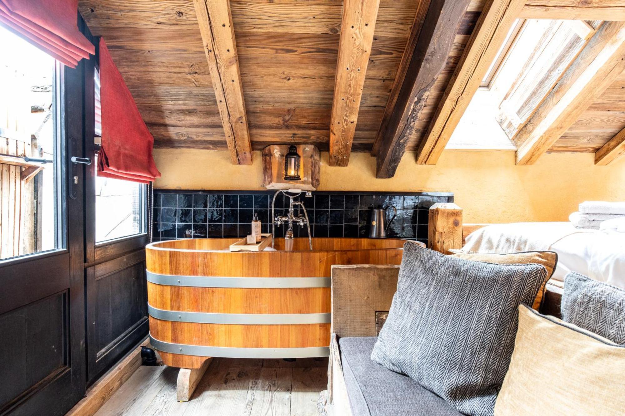 Les Cabanes De Rensiwez Mabompre Екстериор снимка